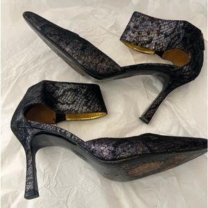 TIMOTHY HITSMAN PUMPS